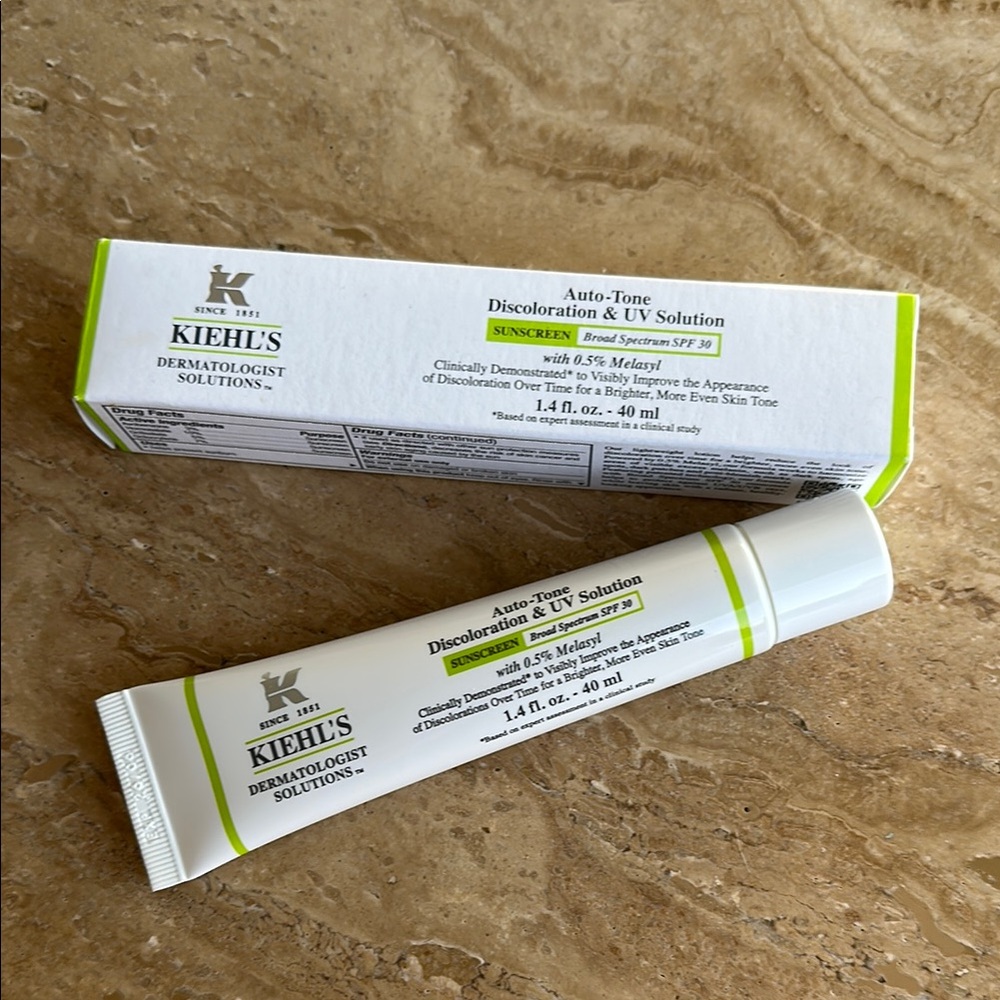Kiehl's Auto-Tone Discoloration & UV Solution - White and Green